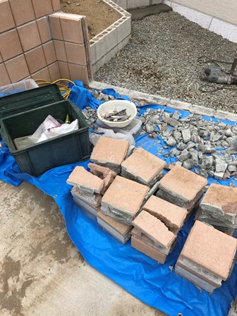 化粧ブロック塀の処分-ブロック塀の回収と解体処分-神奈川県三浦市南下浦町の工事実績
