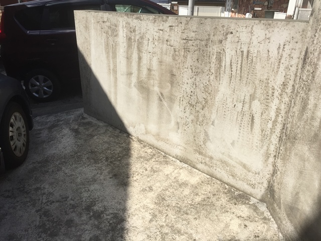コンクリート塀の斫り解体撤去処分とモルタルでの左官補修工事02
