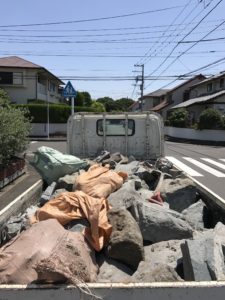庭石処分 – 神奈川県横浜市金沢区釜利谷の工事風景