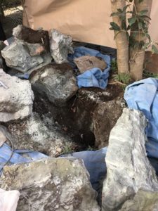 庭石処分 – 神奈川県秦野市沼代での庭石撤去と庭石解体の工事写真