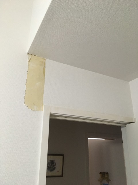 壁紙の補修 壁紙のひび割れや壁に穴が空いた時の補修の方法について らいふぱる